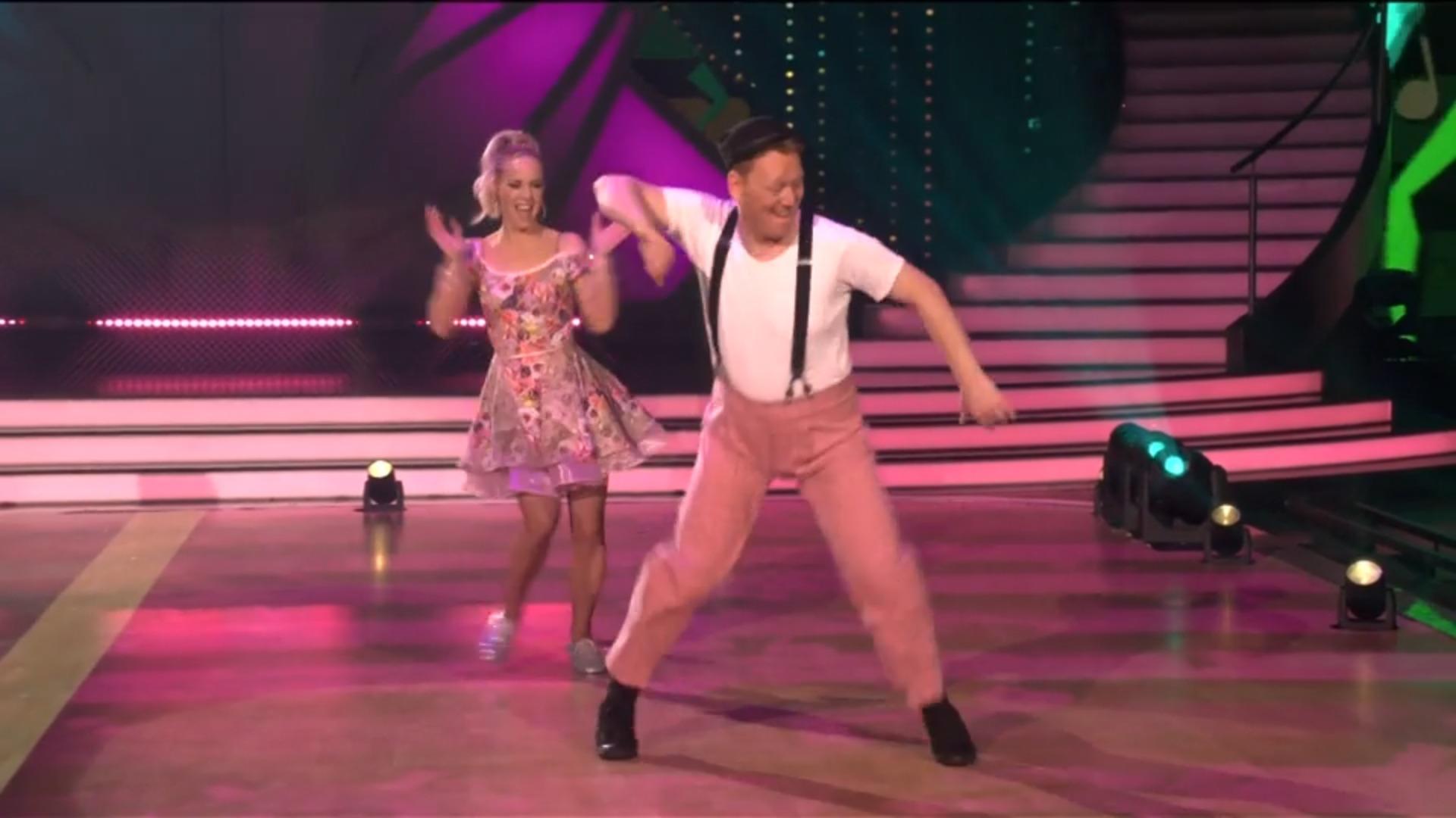 Knossi macht das "Lindy Hop"-Battle zur Solo-Show Endlich Schwung in der "Let's Dance"-Bude