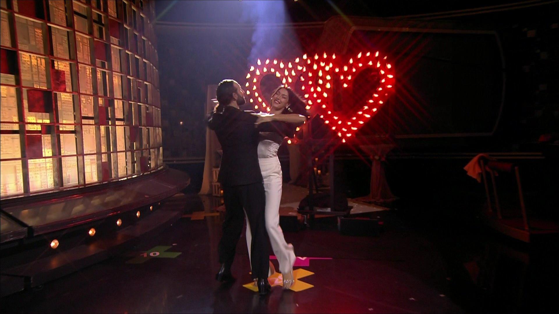 Rebecca Mir und Massimo Sinató tanzen im Live-TV Sie haben nichts verlernt