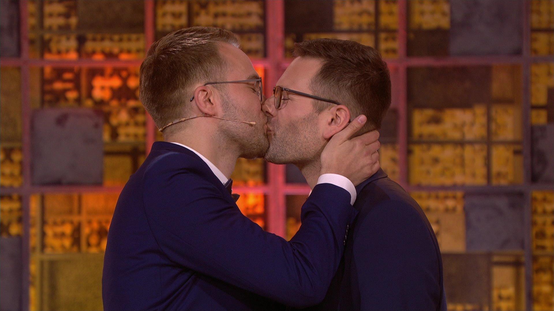 Live-Hochzeit bei "Denn sie wissen nicht, was passiert" Wie romantisch!