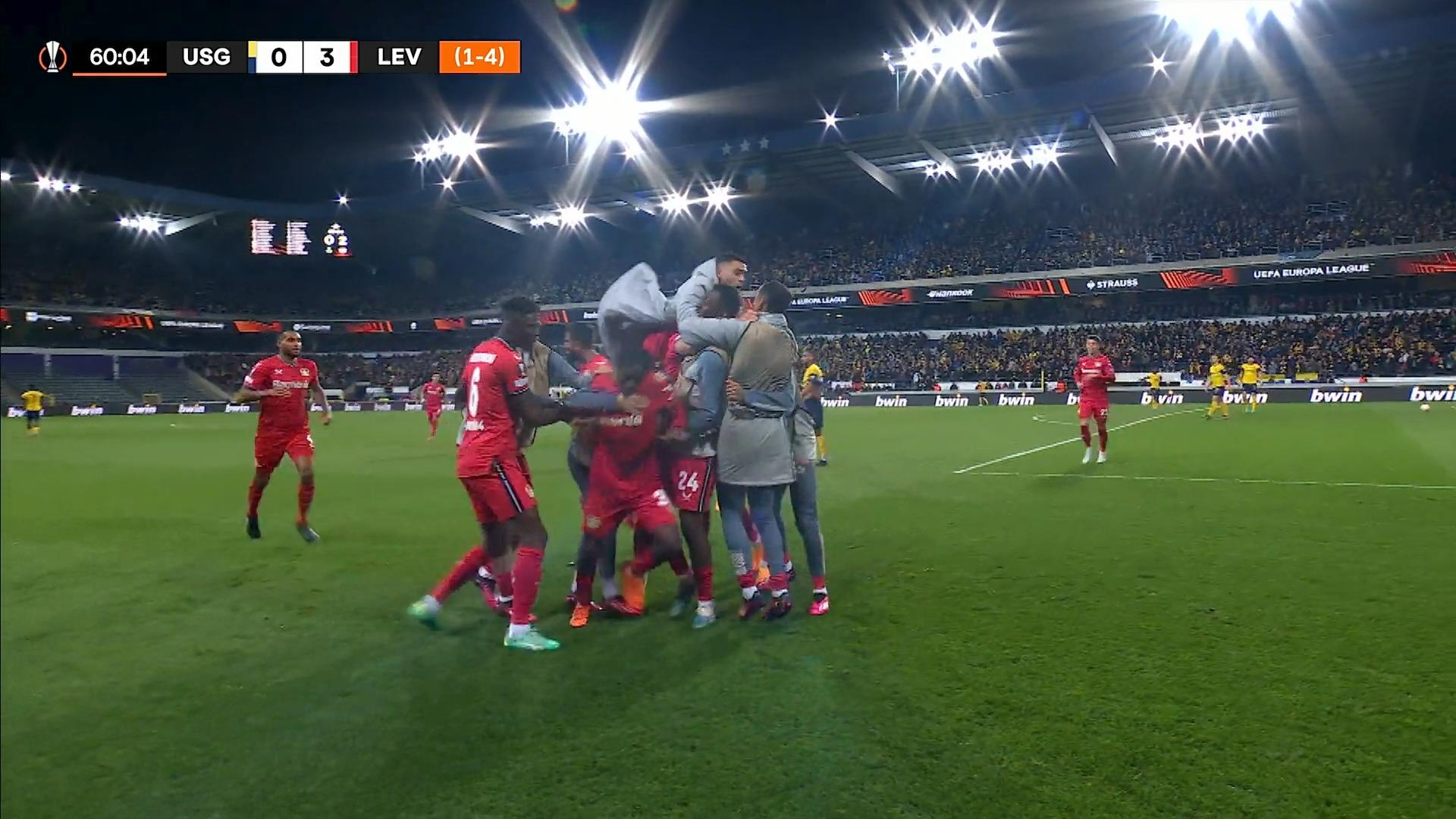 Il Bayer Leverkusen passa alle semifinali degli Highlights in video