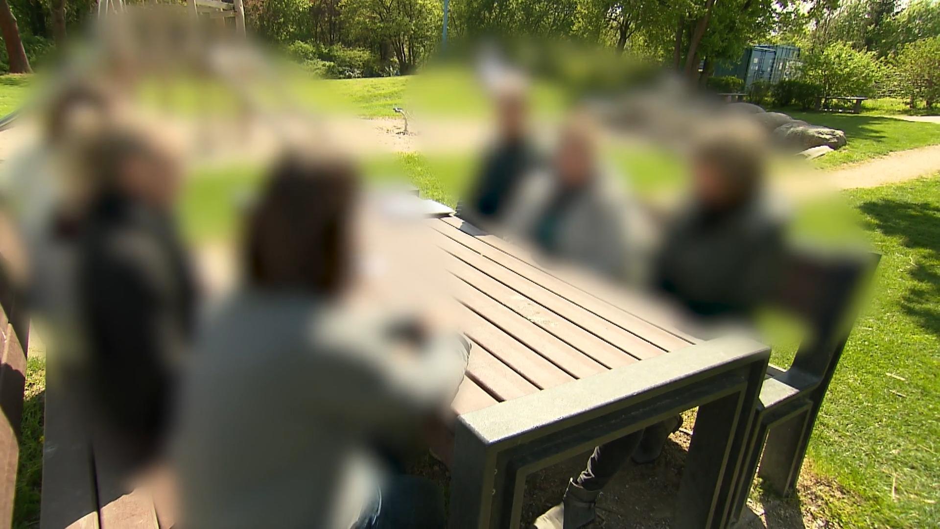 Grundschulleiterin soll Schüler der 3. Klasse gemobbt haben Kinder körperlich und psychisch am Ende!