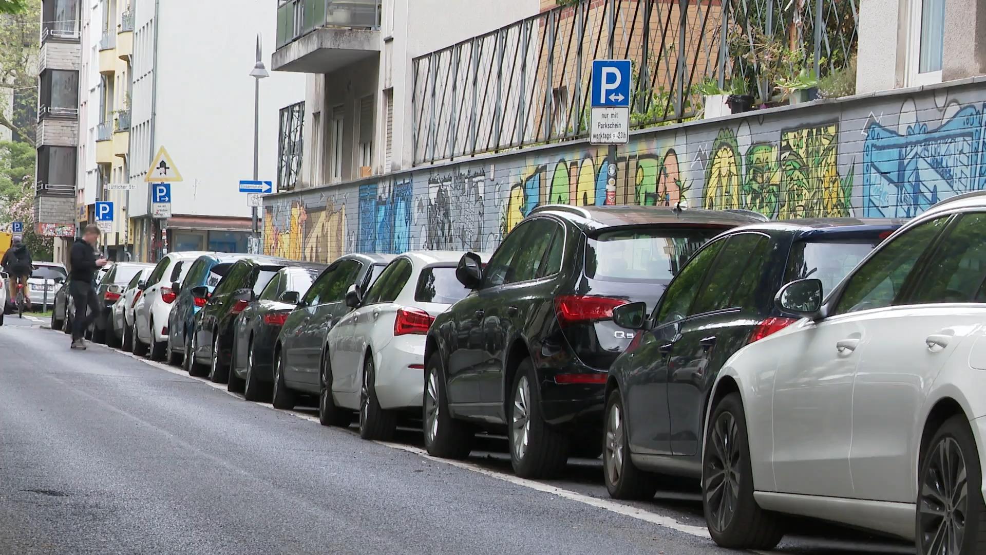 Stadt verteuert Parkausweise MASSIV Köln
