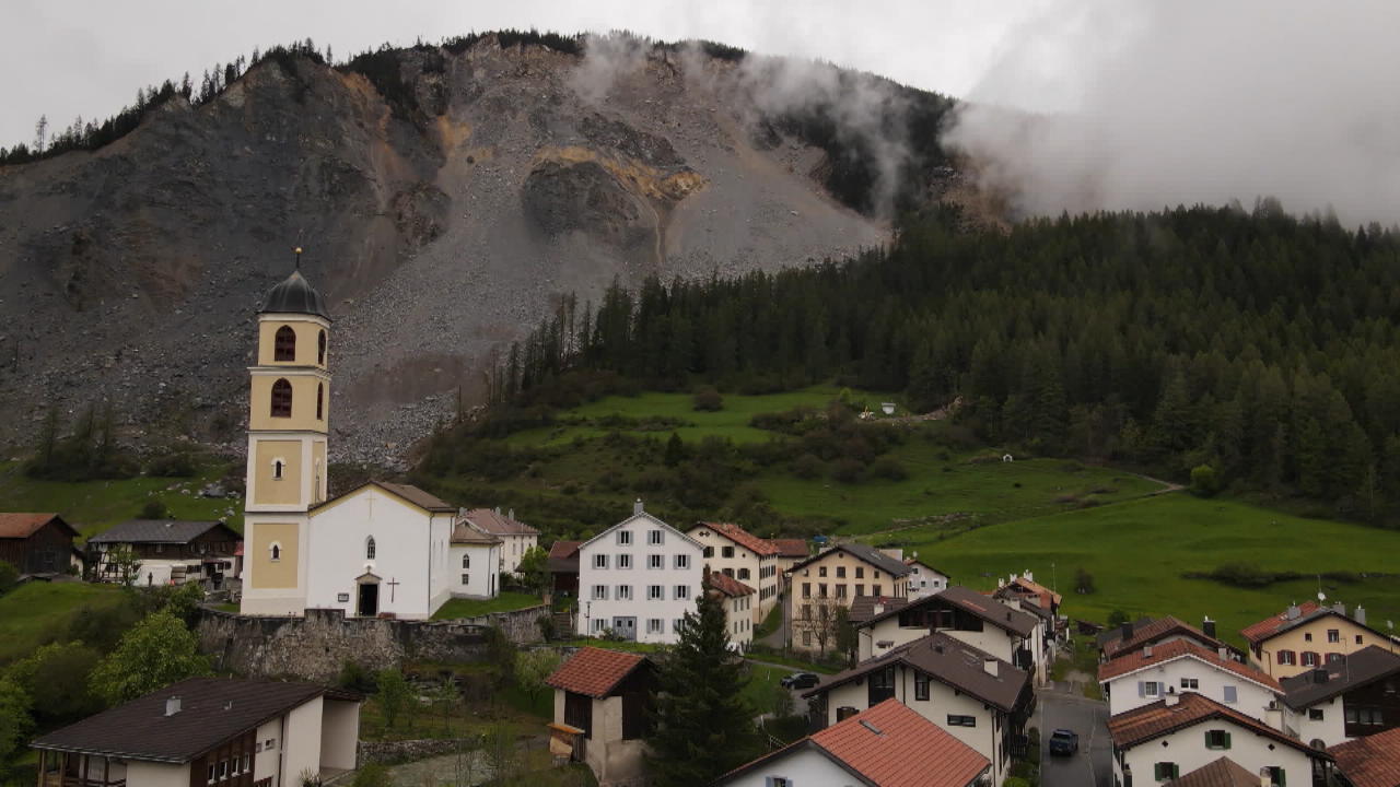 Felssturz bedroht Bergdorf in der Schweiz Bergsturz