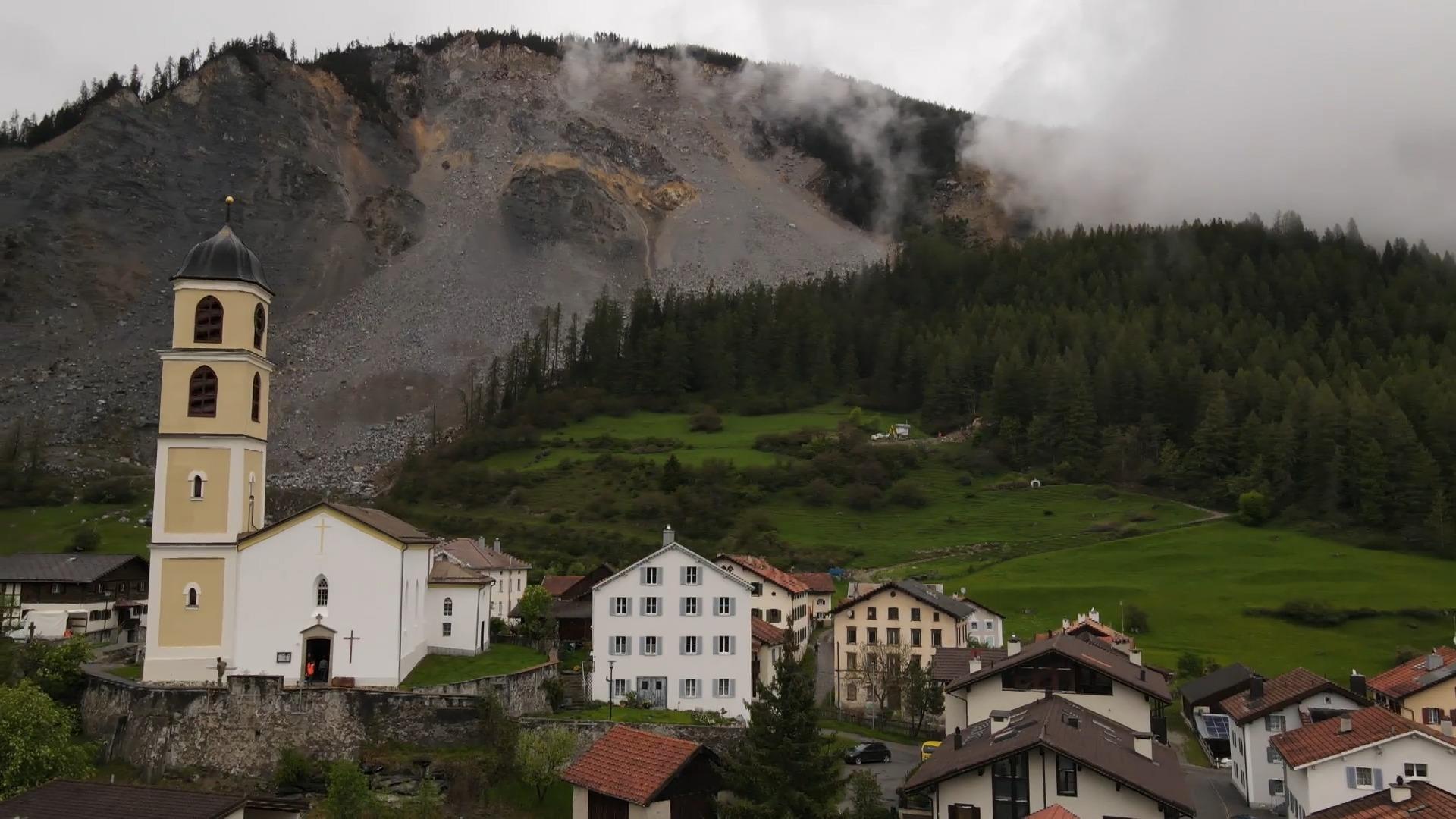 Schweizer Bergdorf muss evakuiert werden Drohender Felsssturz