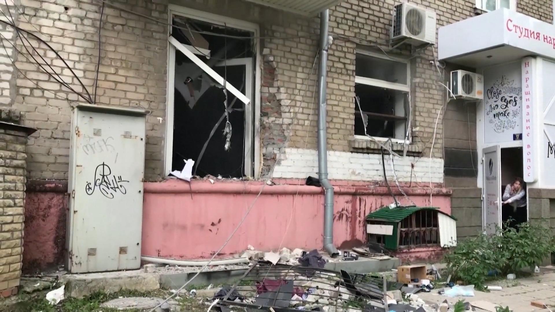 Explosion verletzt Separatisten-Funktionär in Friseursalon Mutmaßlicher Anschlag in Luhansk