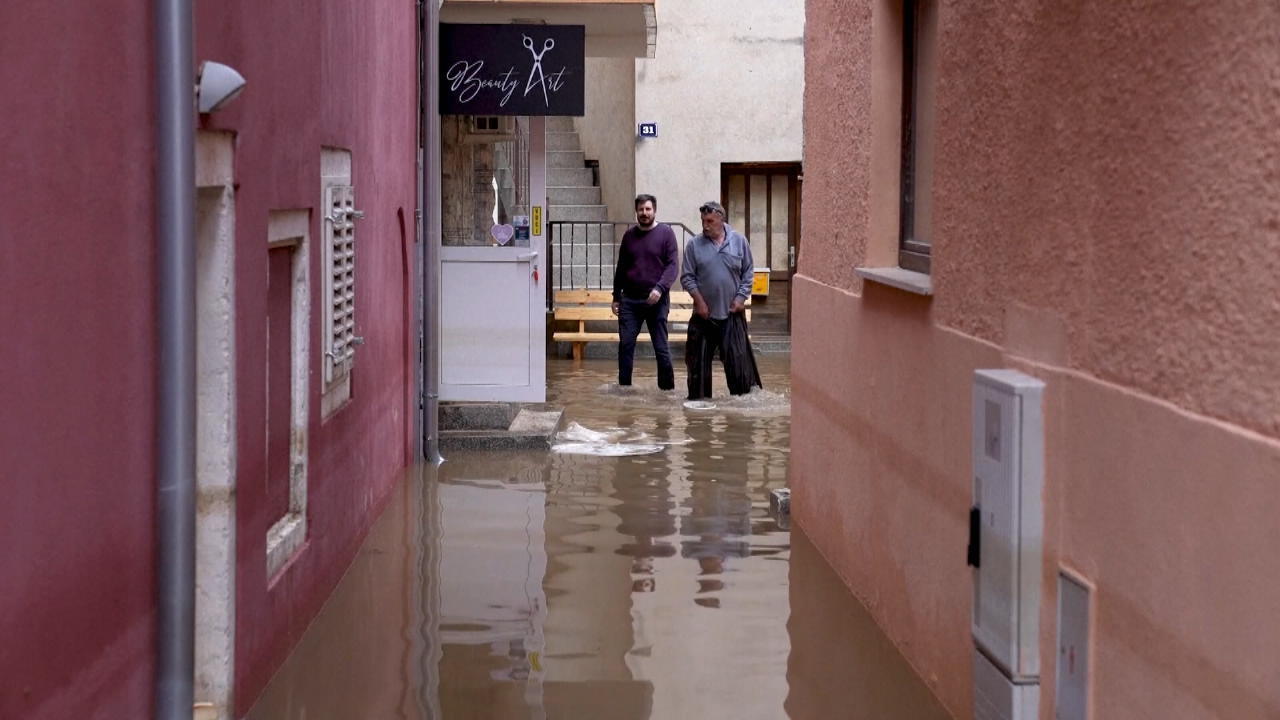Italien versinkt im Regenchaos Überschwemmungen und Evakuierungen