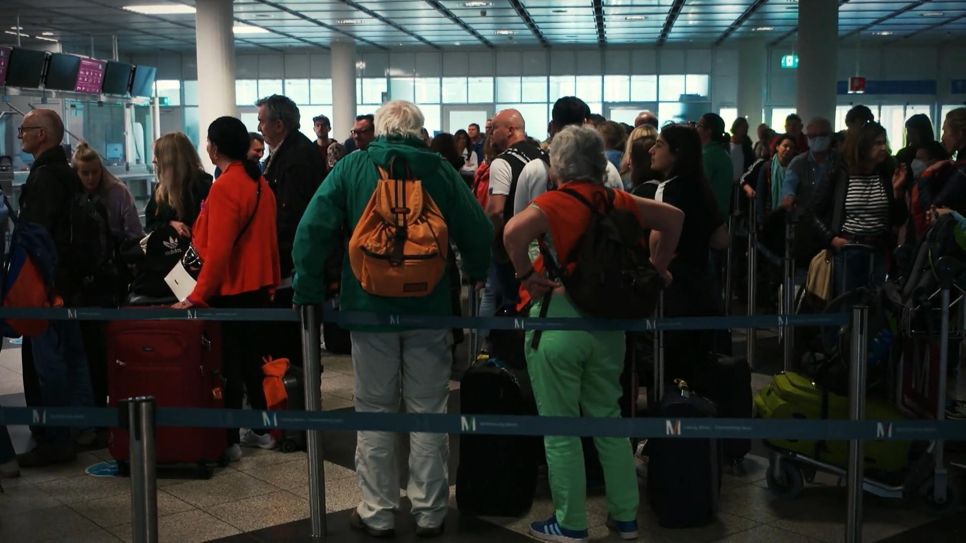 Airline Marabu lässt Reisende im Stich Verzweifelte Urlauber