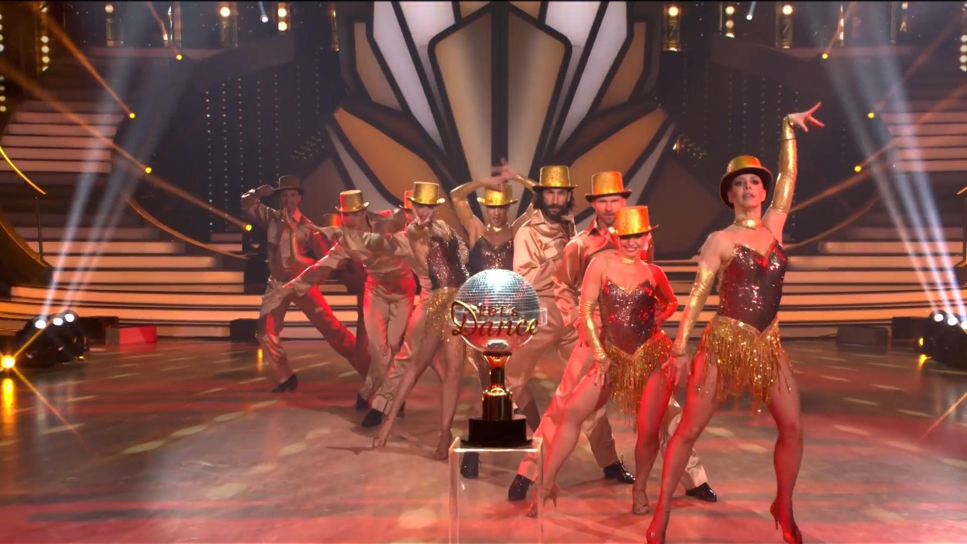 Die Profis eröffnen das "Let's Dance"-Finale mit einem Knall Mehr Gold geht nicht!