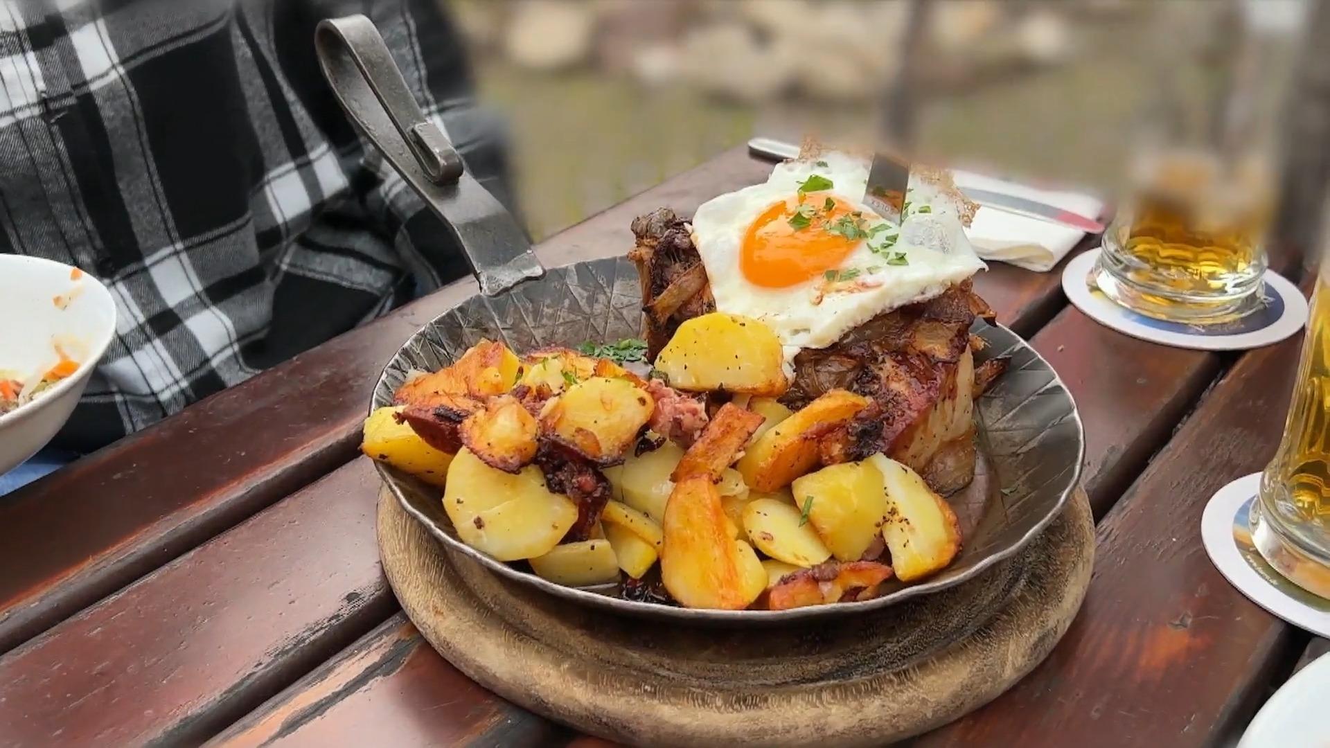Schummeln Gastonomen bei der Größe von Essensportionen Abzocke im Biergarten?