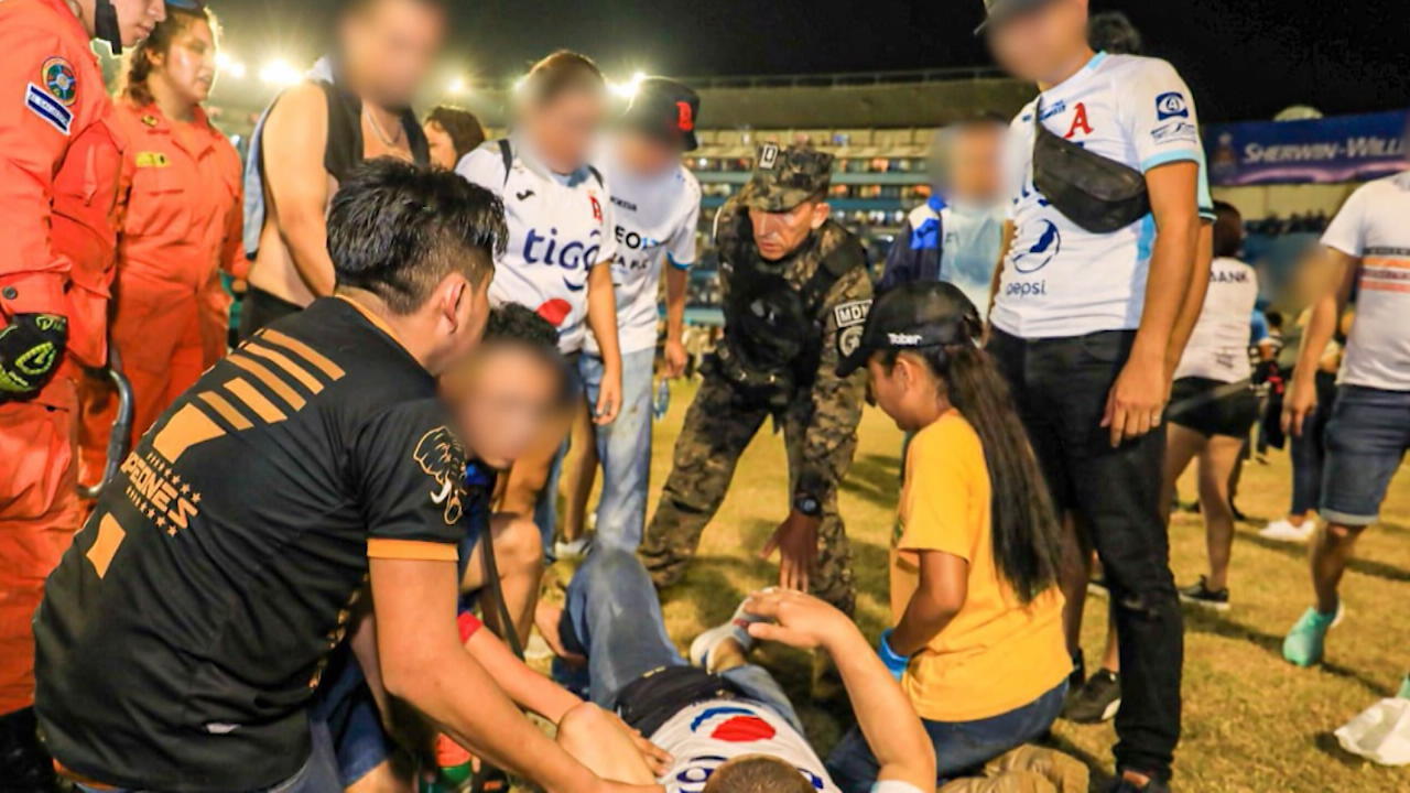 Zwölf Menschen sterben in Fußballstadion Tragödie nach Massenpanik