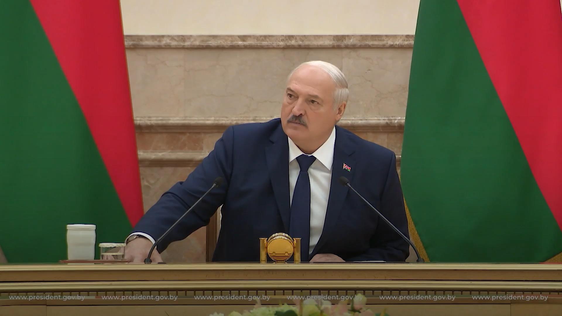 Lukaschenko redet sich in Rage: "Ich sterbe nicht" Wut über Gesundheits-Gerüchte