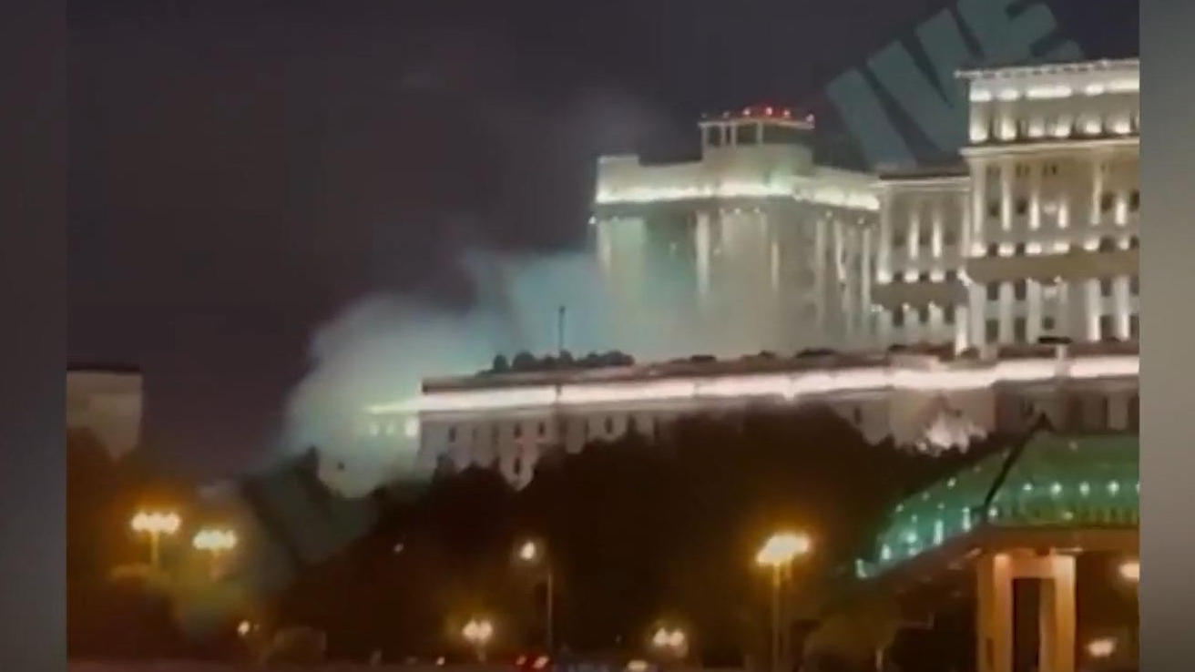 Video zeigt Rauch über Regierungsgebäude in Moskau Einsatzkräfte finden kein Feuer