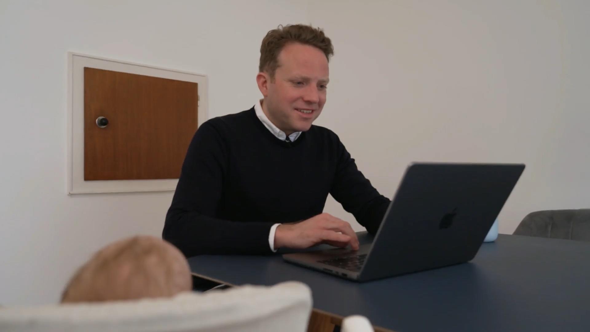¡El reportero de RTL toma una prueba de permiso parental!  Las oficinas alemanas deben volverse más digitales