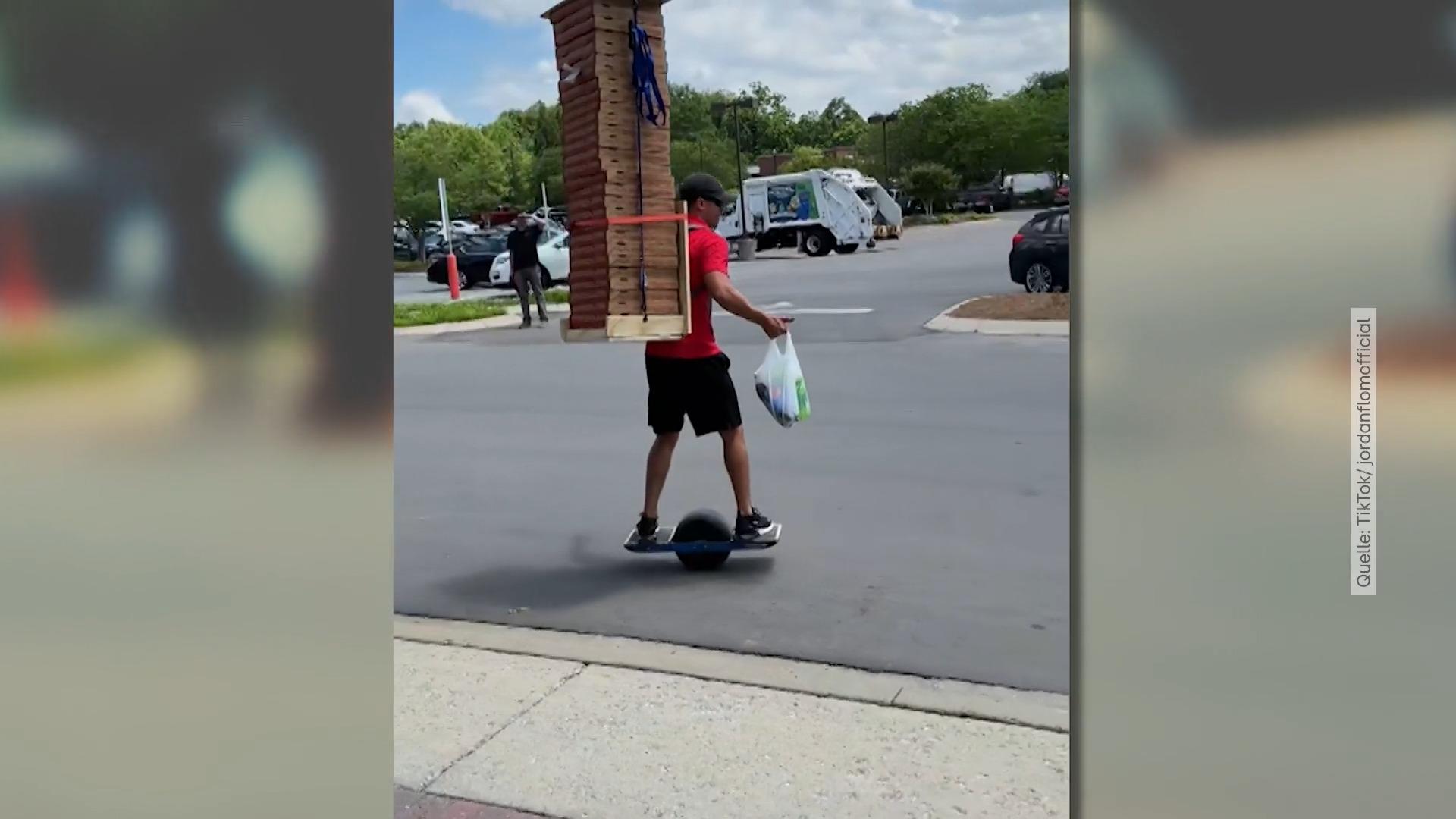Lieferant transportiert 30 Pizzen auf Einrad So ein Hochstapler!