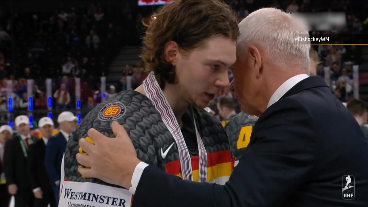Eishockey-Team belohnt sich mit WM-Silber Die erste Medaille nach 70 Jahren