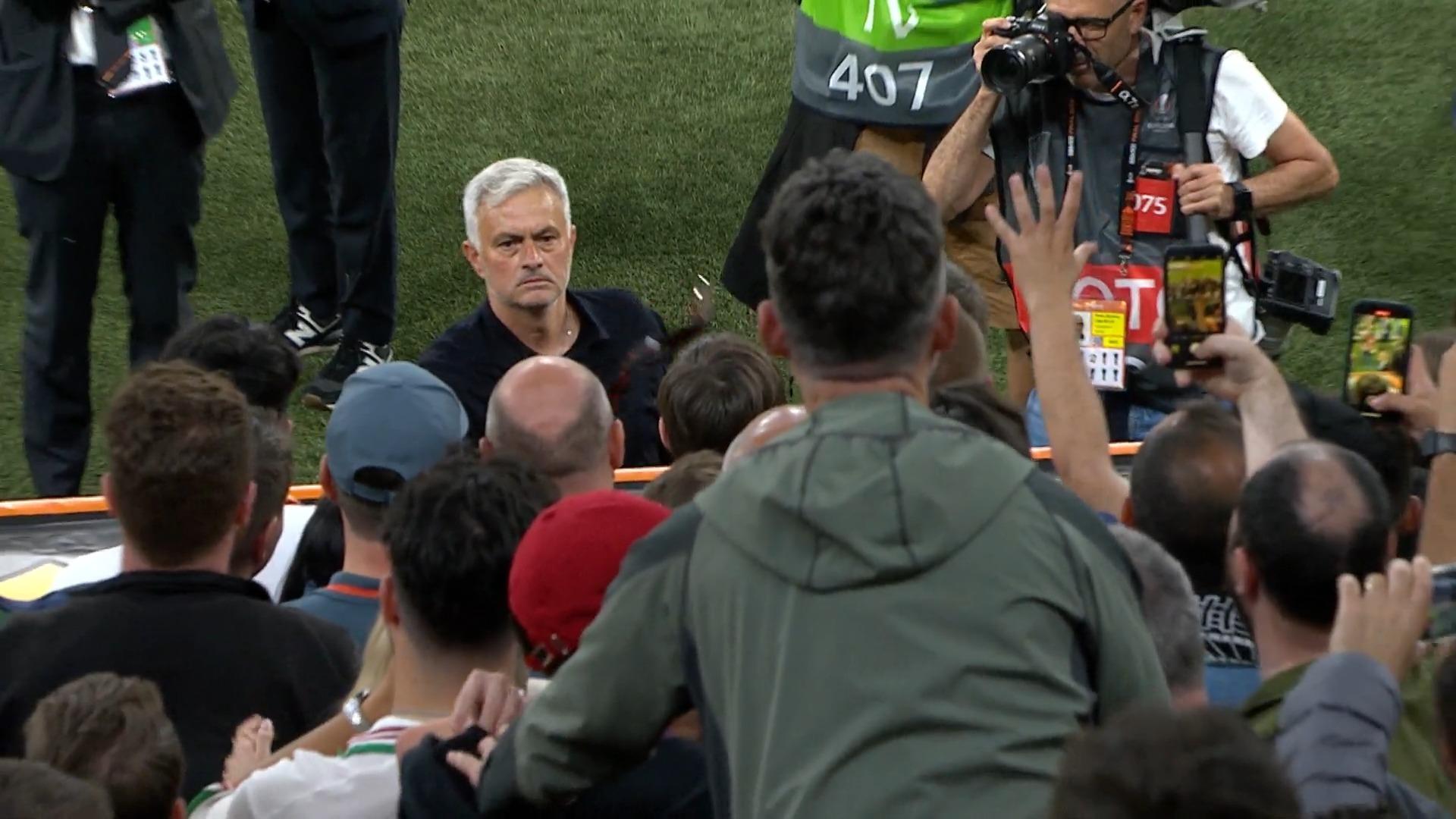 Mourinho verschenkt Medaille an Fan Europa League Finale