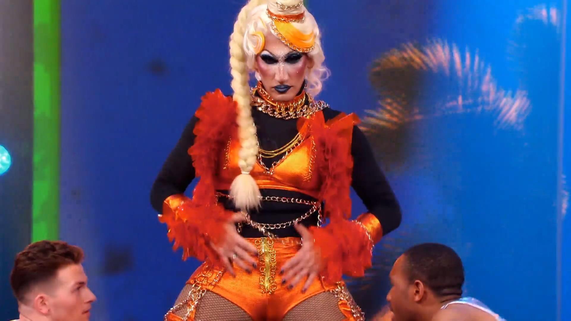 Drag Queen "Mizzy Mi" heizt ganz schön ein Viva la Diva: Sexy Performance auf High Heels