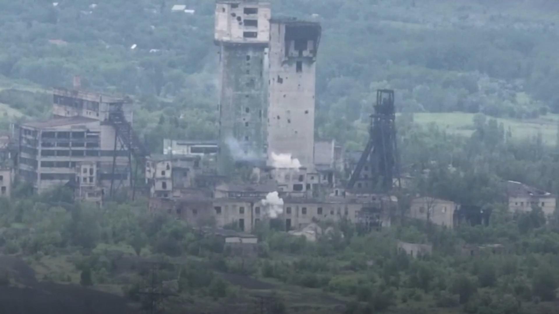 Ukraine-Trupp zeigt Nadelstich-Kämpfe rund um Bachmut "Sehen Sie die zwei Türme?"