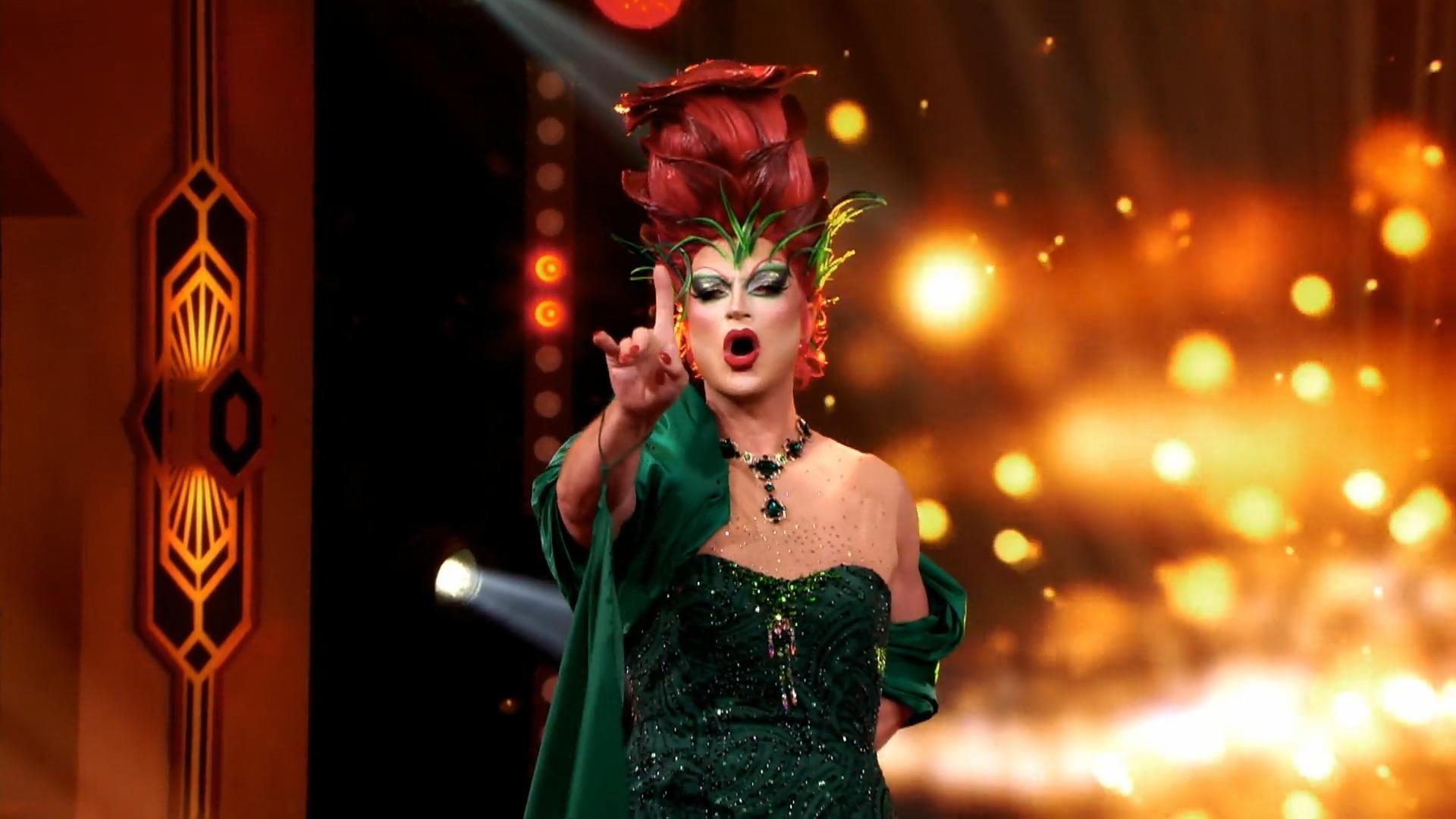 Drag Queen "Hydra" holt alle von den Stühlen Viva la Diva: "Rise Like A Phoenix"