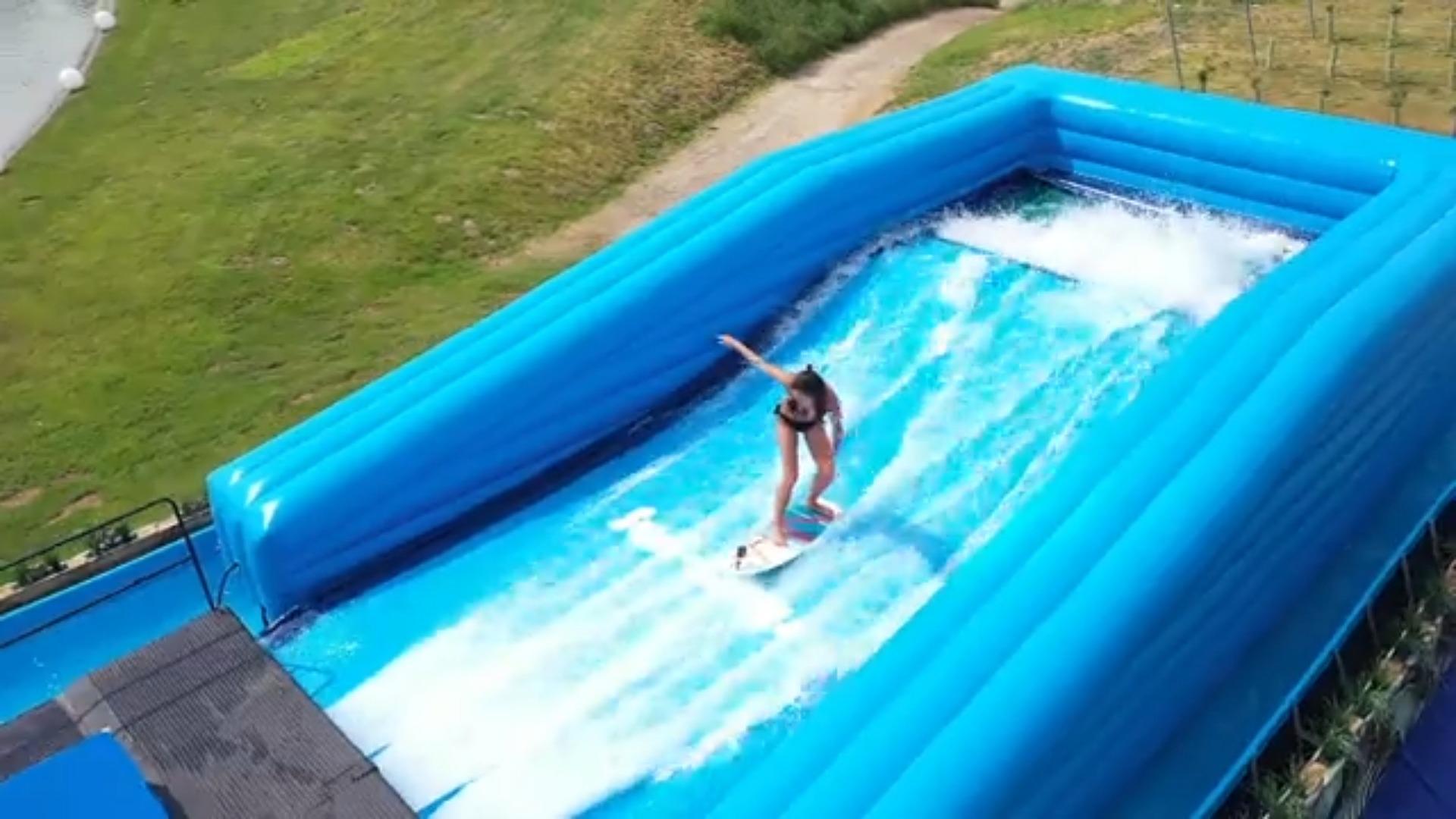 Surfwelle in Therme Euskirchen Paradise Beach