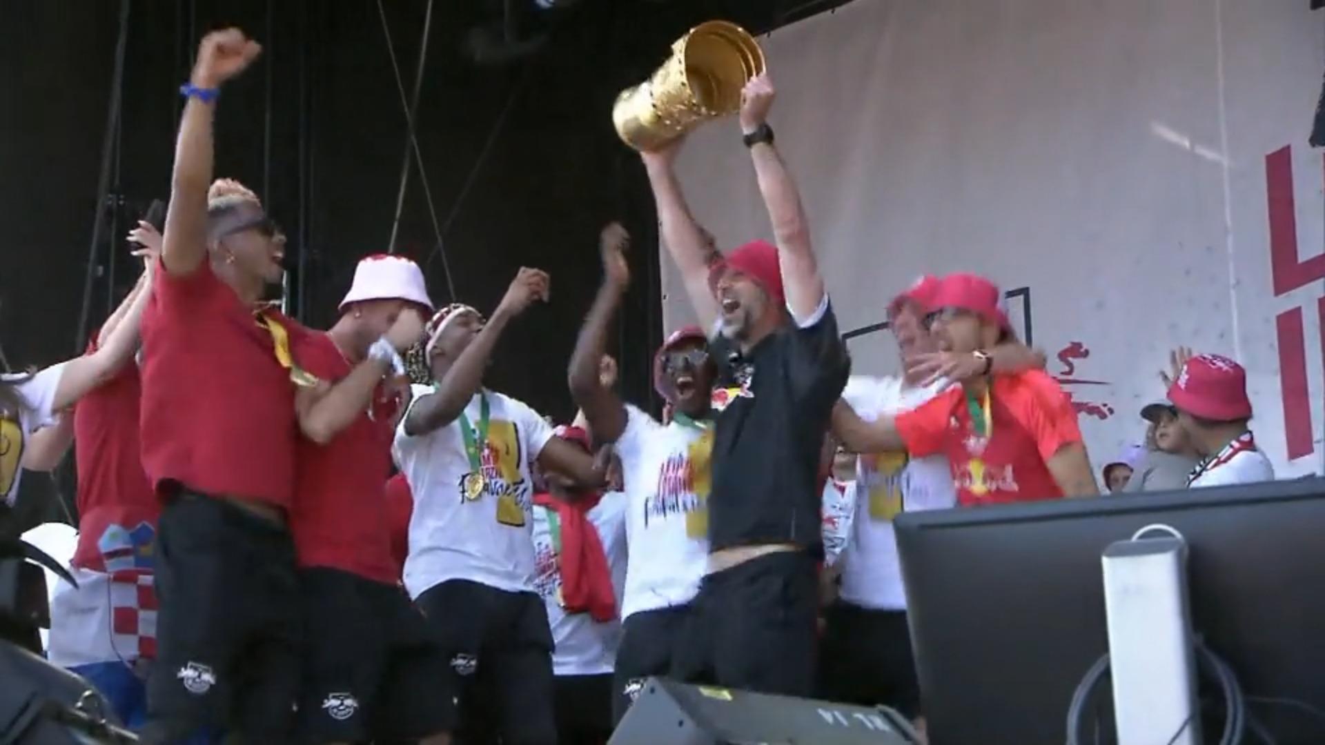 Leipzig celebra a sus héroes de la copa con emotivas palabras del entrenador