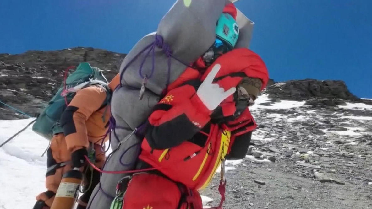 Verletzter dankt allen – nur seinem Helden nicht Sherpa rettet Mann aus Todeszone!