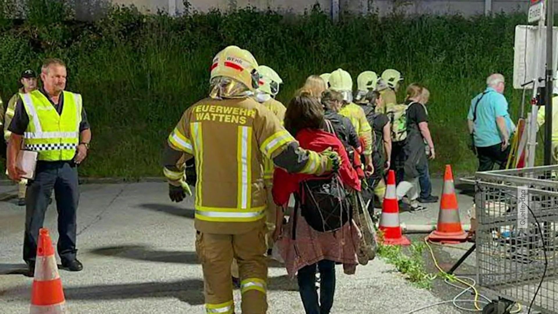 33 Verletzte bei Bahnbrand in Tiroler Tunnel 150 Mneschen aus NAchtzig evakuiert