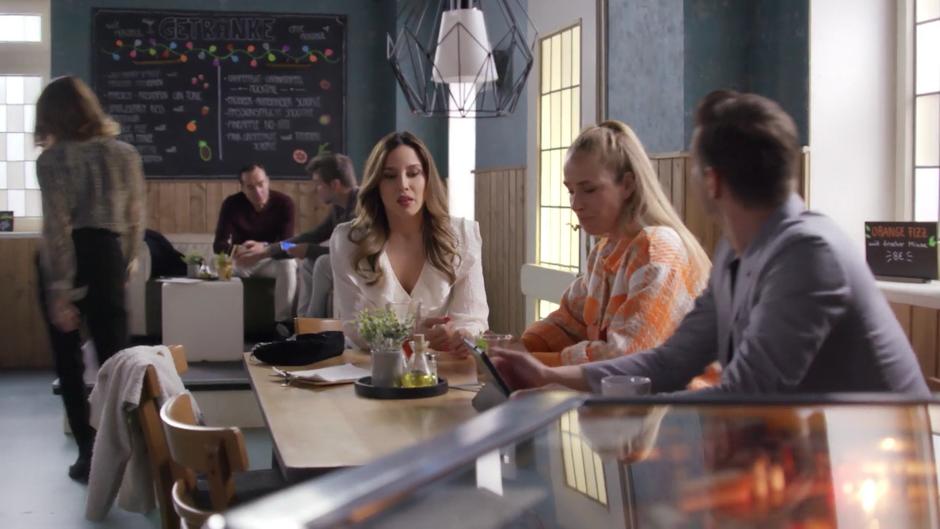 AWZ Chiara und Ava versuchen, ihre