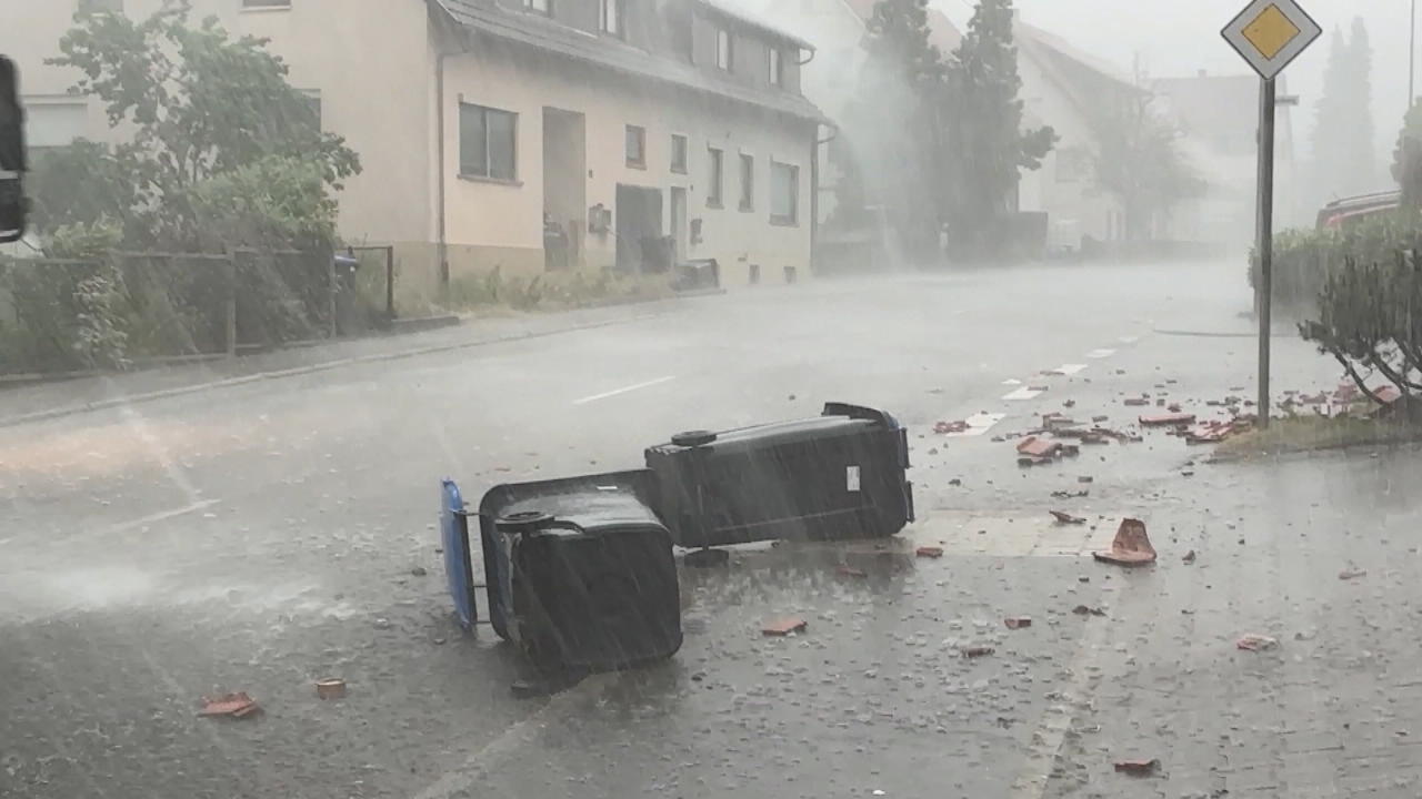 Schwere Unwetter toben über Teile Deutschlands Starkregen und Hagel
