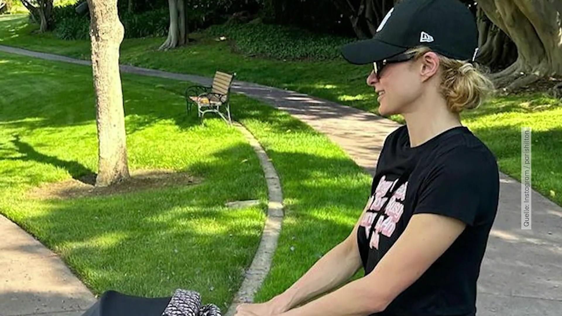 Paris Hilton: So viel kostet der Buggy von Söhnchen Phoenix Mit Luxus-Kinderwagen im Park