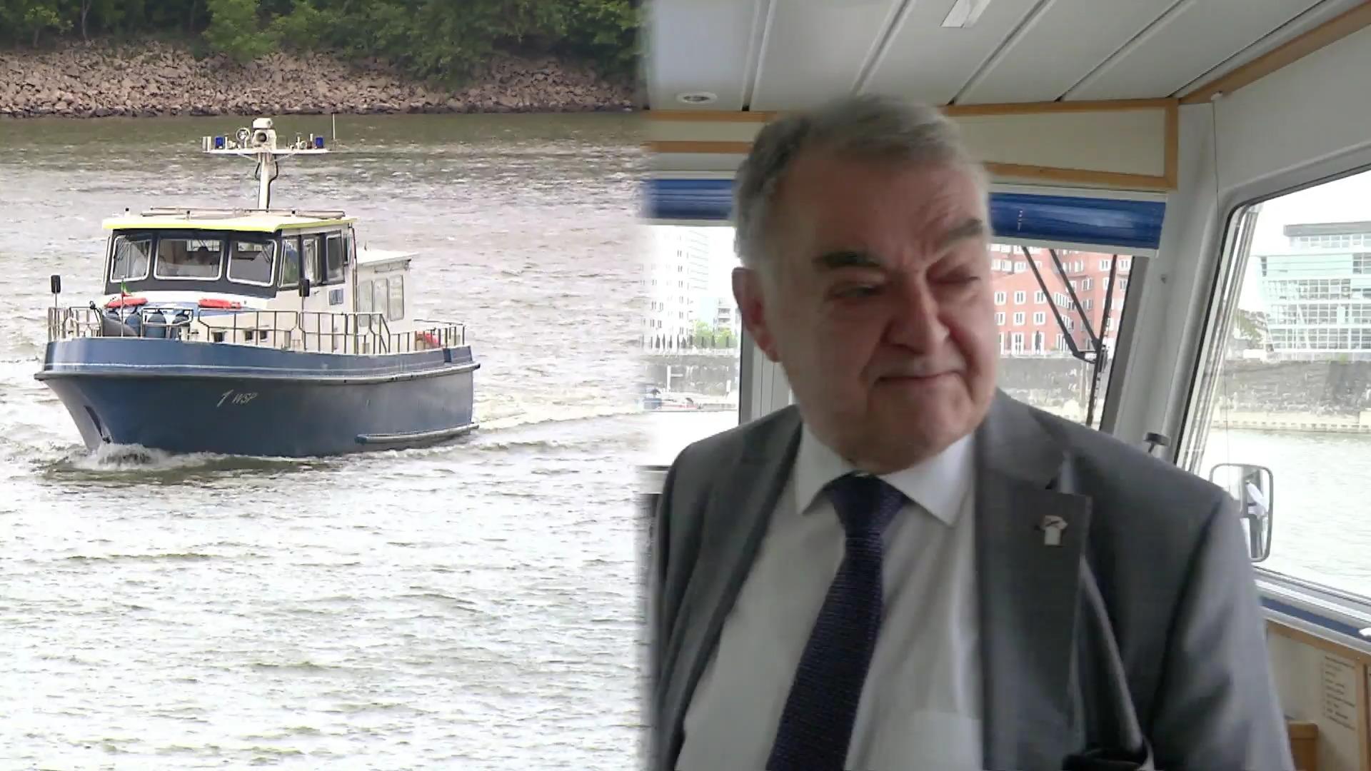 Paseo en barco con el Ministro del Interior de la Policía de Protección del Agua en Raoul