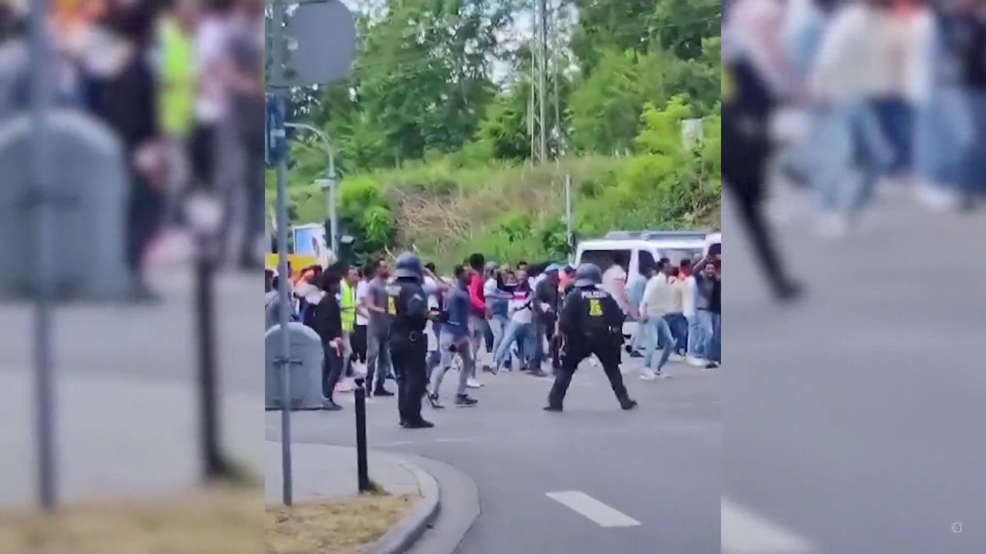 Schwere Ausschreitungen bei Eritrea-Festival in Gießen 22 Polizisten verletzt, 60 Festnahmen