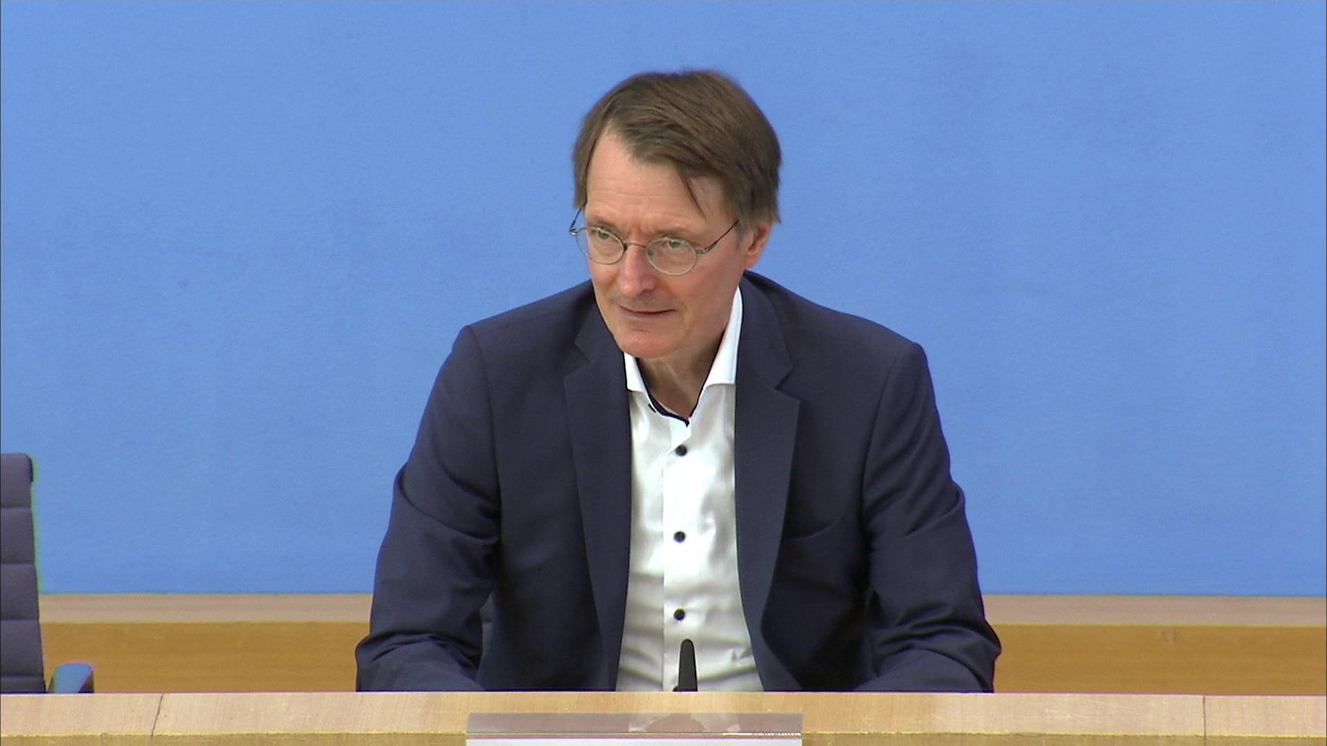 Grünes Licht für Gras: Lob und Kritik aus Hessen Das kommt (nicht) in die Tüte!