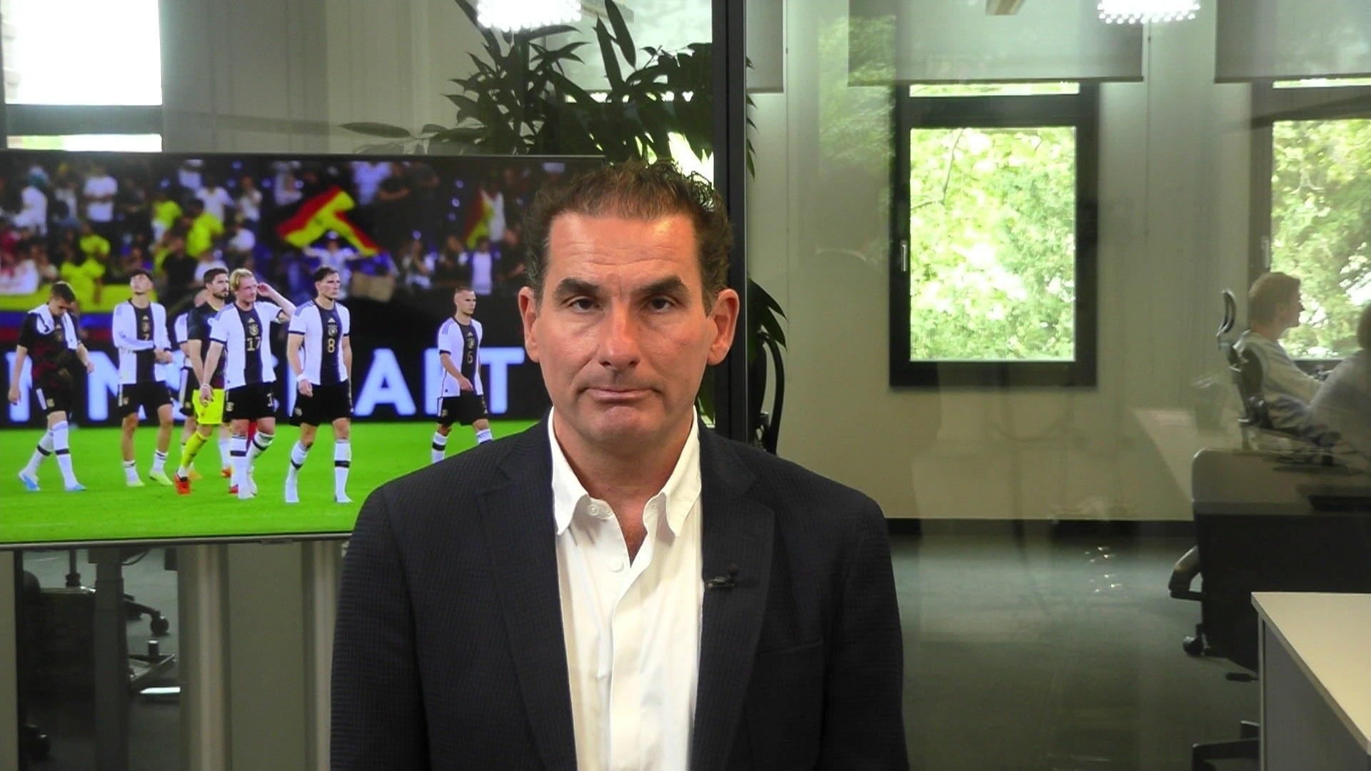 Hansi Flick greift durch! Große Überraschungen beim DFB