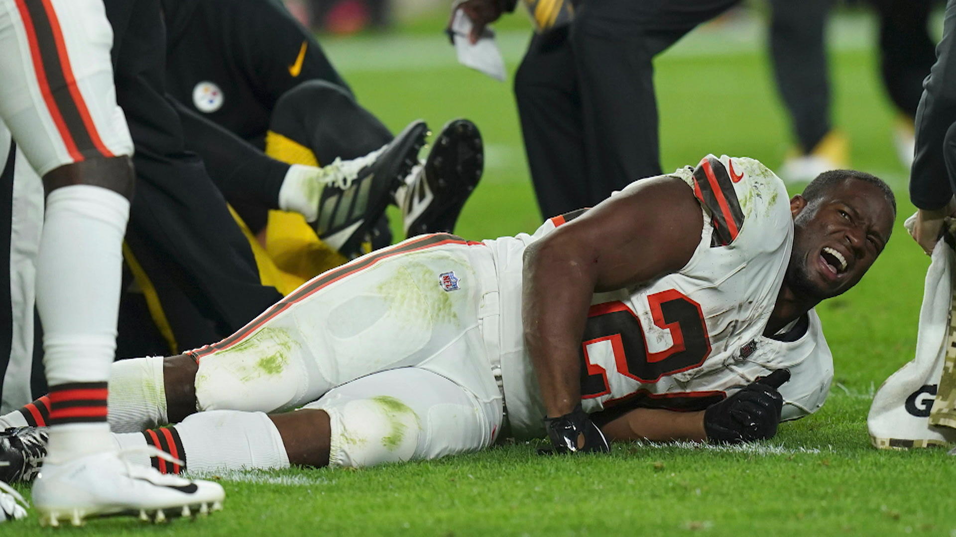 Browns-Star erleidet schwere Knieverletzung Brutales Saison-Aus
