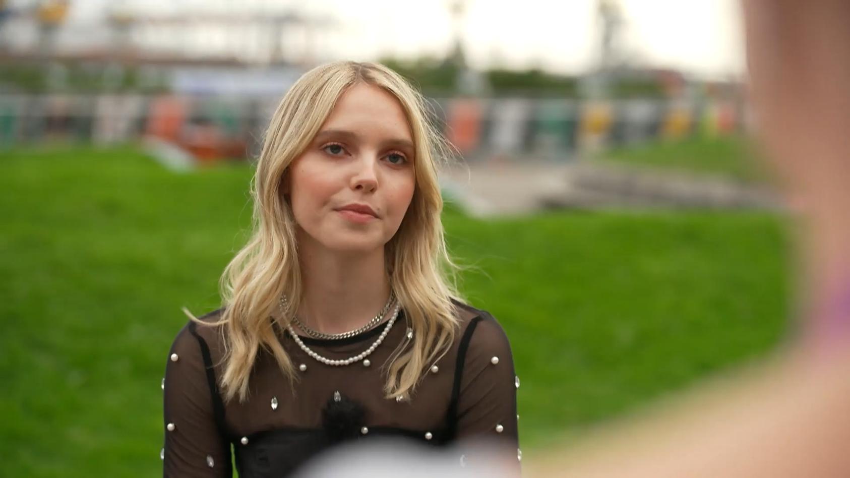 Lina Larissa Strahl "Immer dieses Gefühl, nach außen hin funktionieren