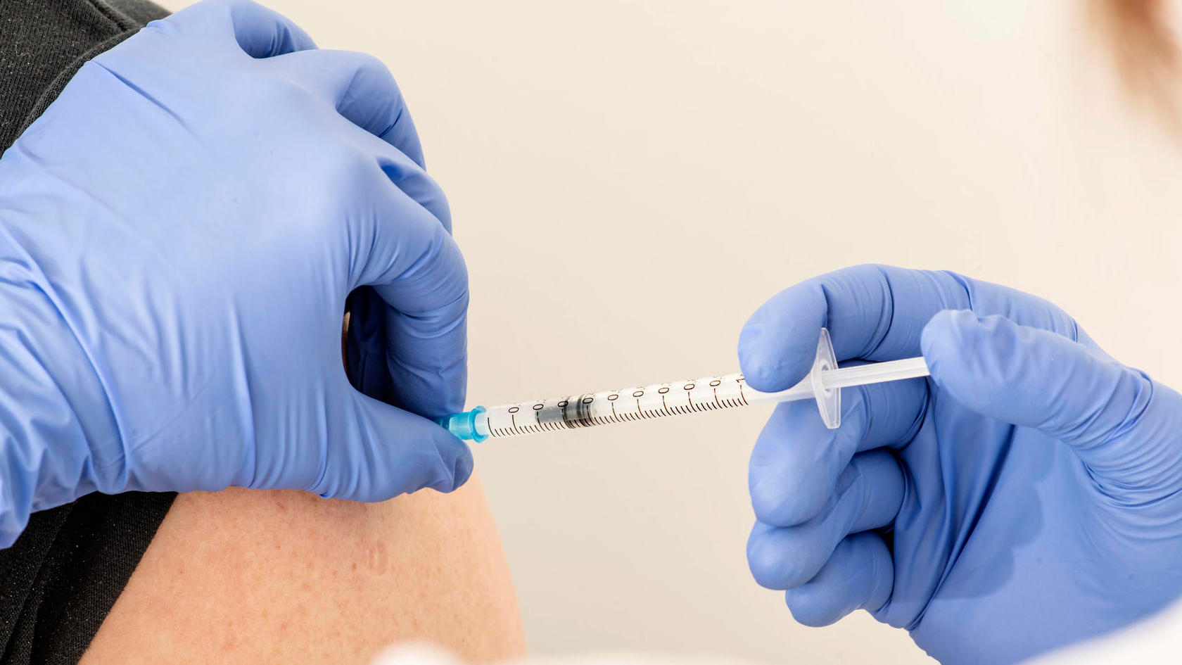 Für wen ist die Dreifach-Impfung sinnvoll? Corona, Influenza, Pneumokokken