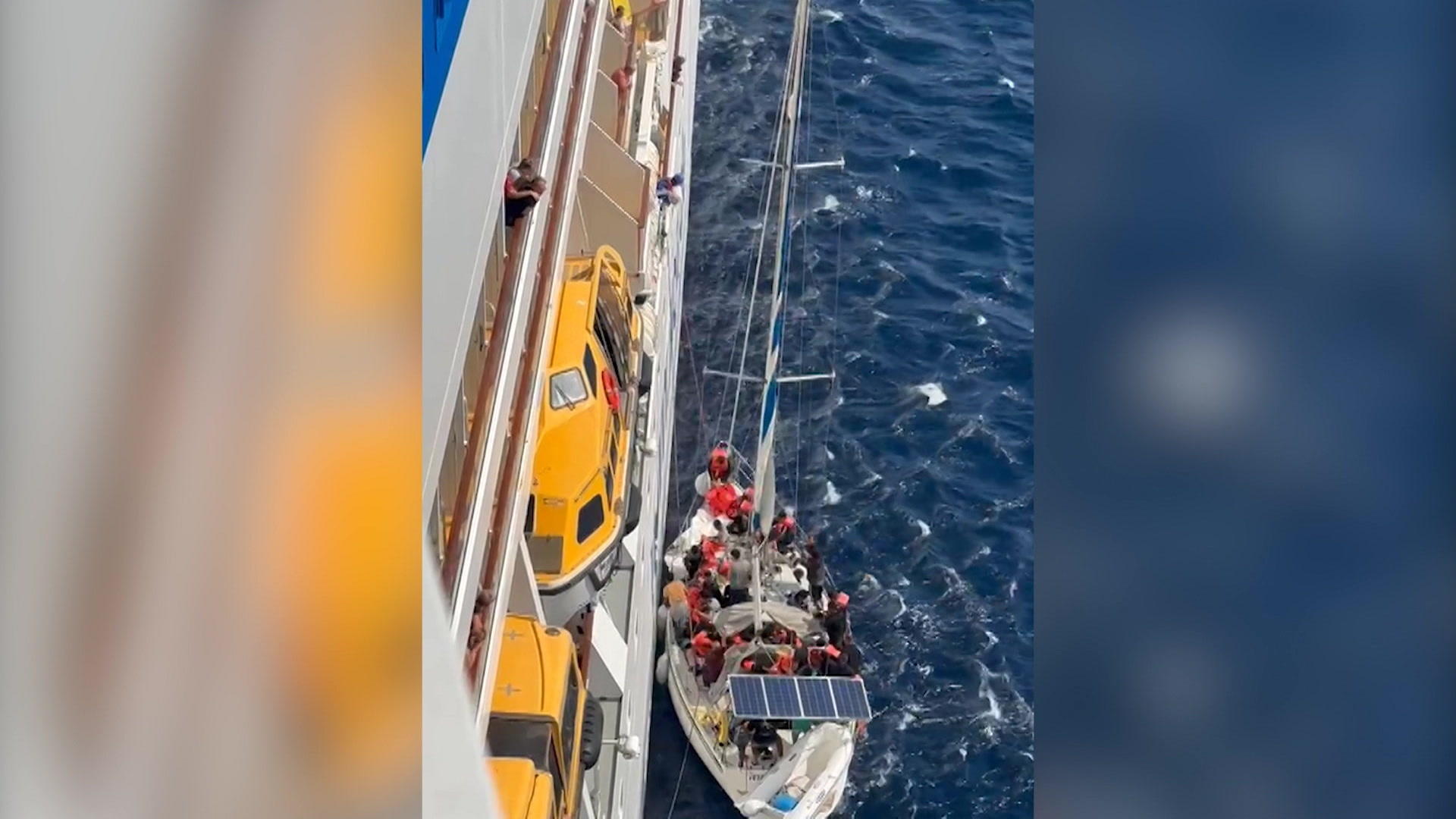 Flüchtlinge retten sich auf Aida-Kreuzfahrtschiff Drama im Mittelmeer