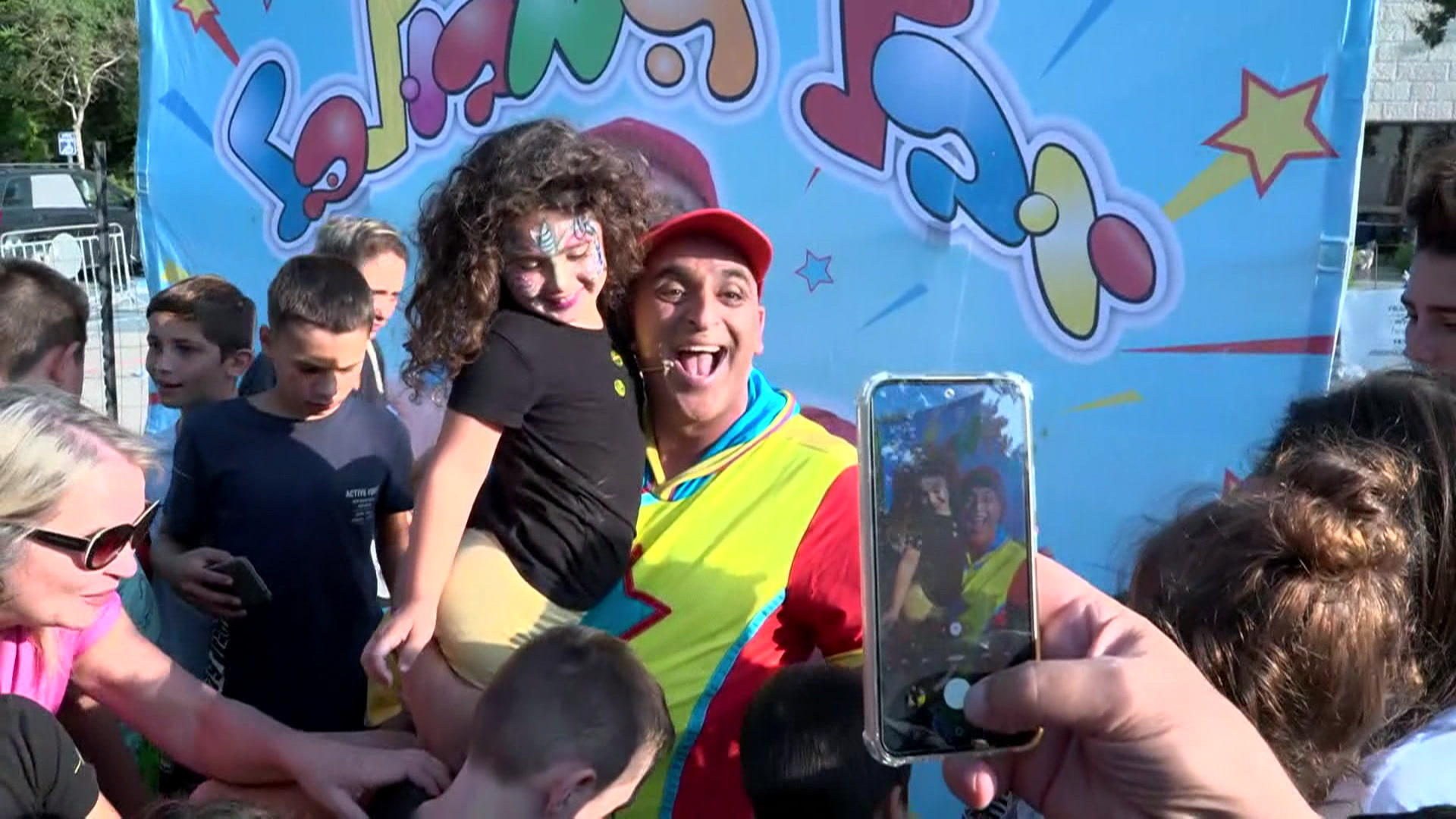 Clown Yuval is a ray of hope for traumatized children "But I'm crying inside"