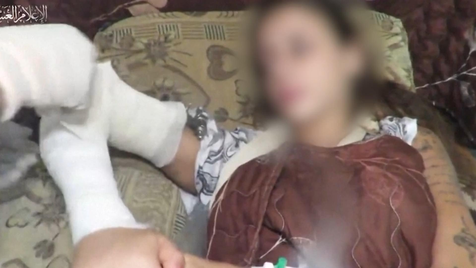 Mutter von Hamas-Geisel: „Verängstigt, aber sie lebt" Propagandavideo aufgetaucht