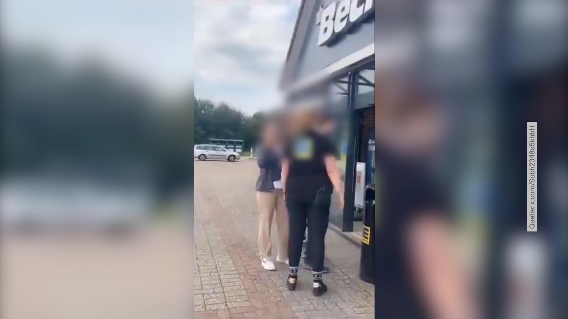 Sta diventando virale il video di una ragazza di 19 anni che insulta il personale del supermercato