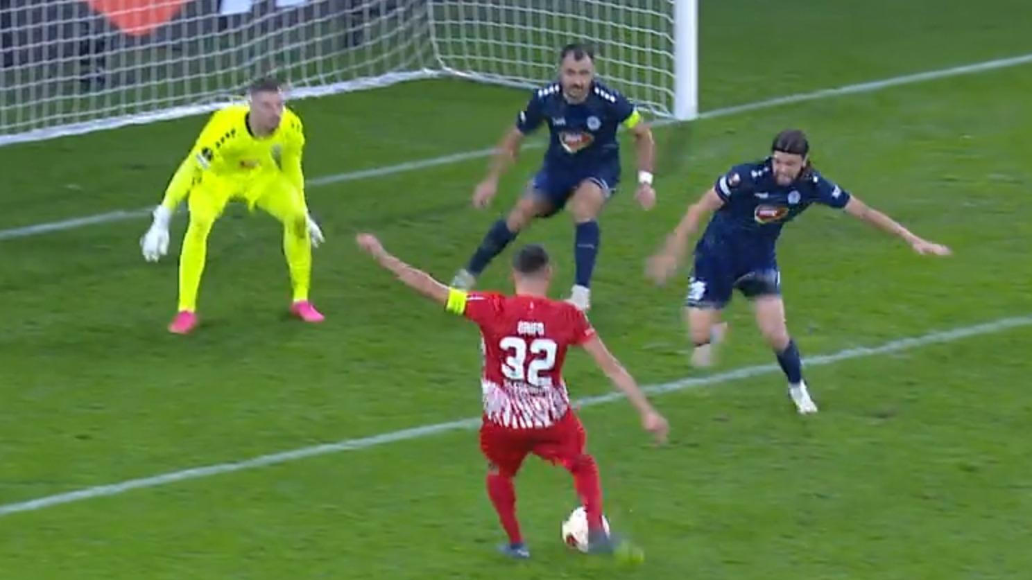 Der dreifache Grifo Lupenreiner Hattrick