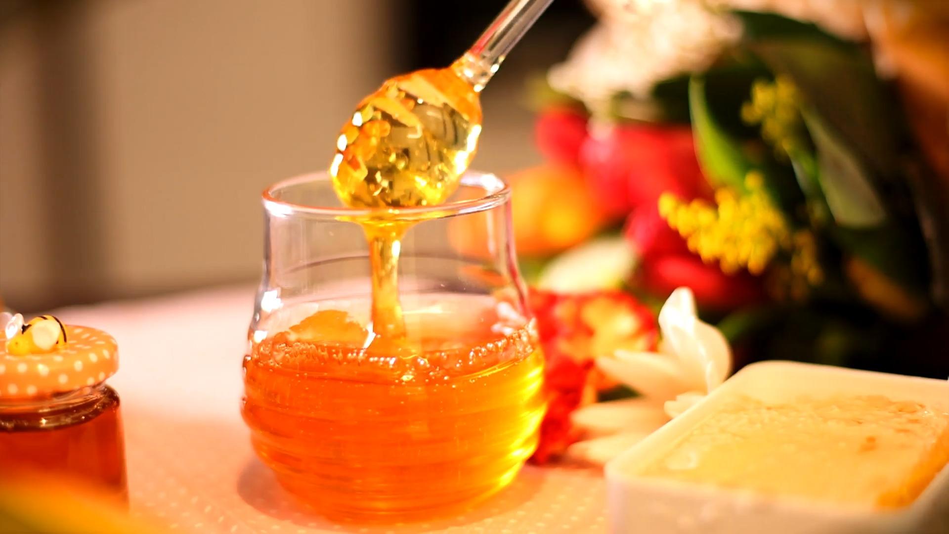 Viele Honig-Produkte sind mit billigem Sirup gestreckt Reporter trifft Panscher