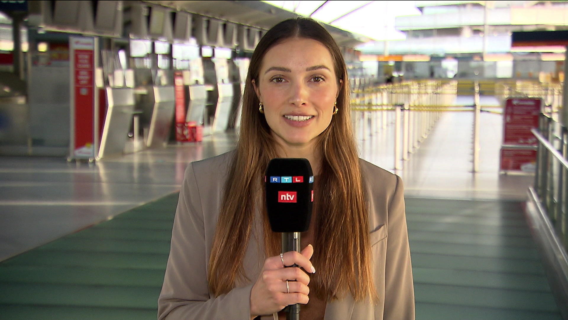 Böllerverbot am Flughafen Köln/Bonn Hier finden Hunde Ruhe