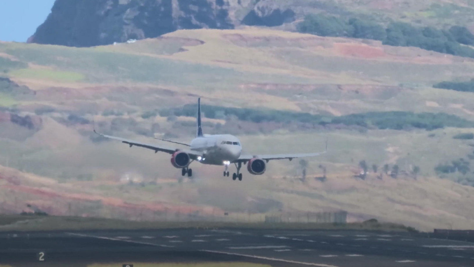 Durch die Luft gewirbelt! Pilot muss Landung abbrechen Landung auf Madeira klappt nicht
