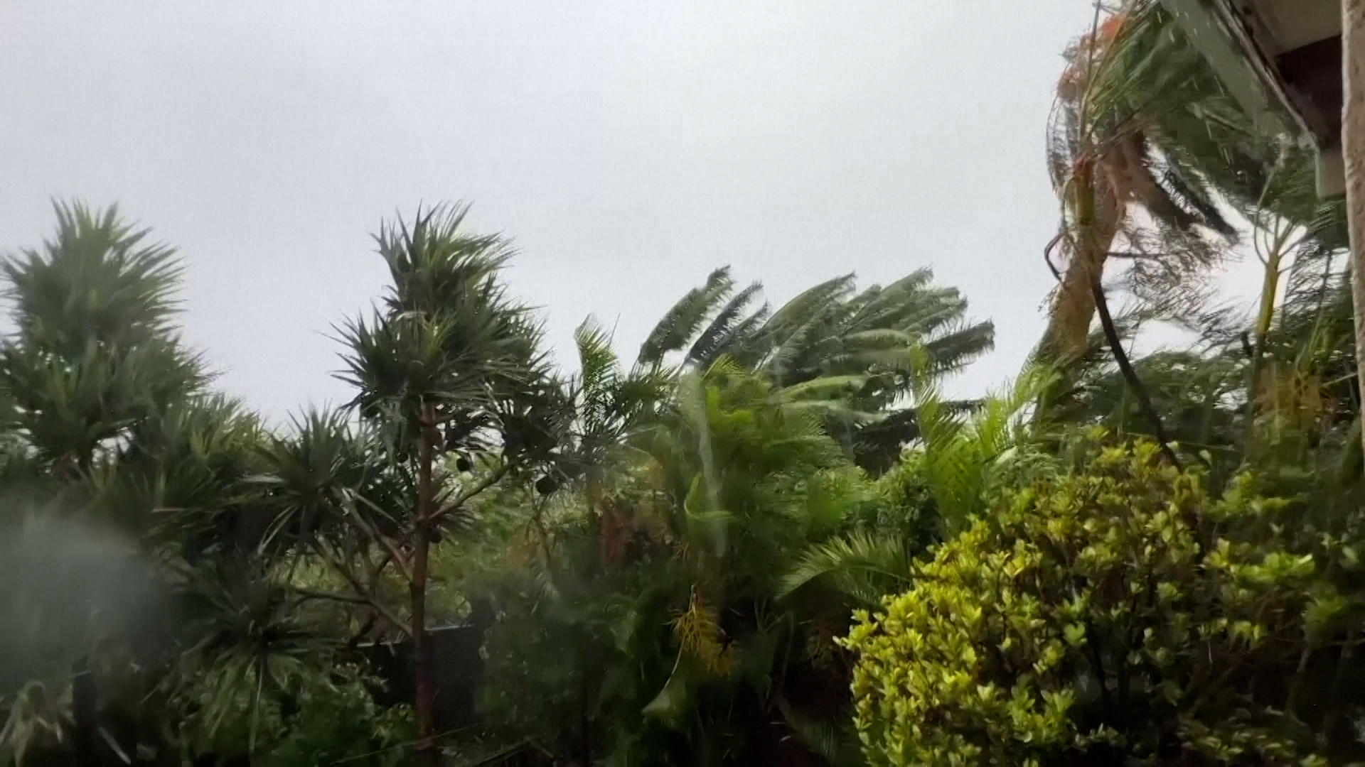 Zyklon verwüstet französische Insel Réunion Höchste Alarmstufe ausgerufen