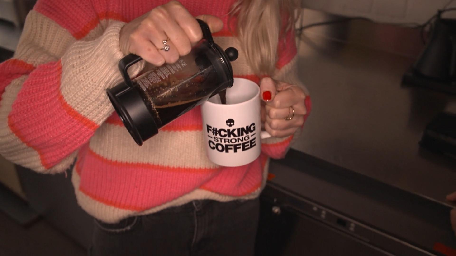 Reporter o wysokiej kofeinie, najmocniejszej kawie na świecie
