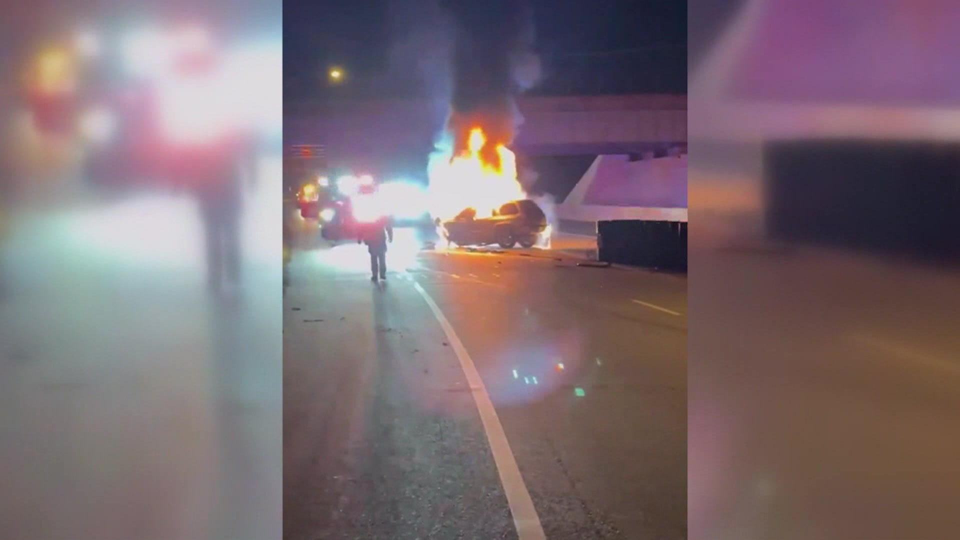 Auto in Flammen! Mann rettet Fahrer aus Inferno Da wäre er alleine nicht mehr rausgekommen