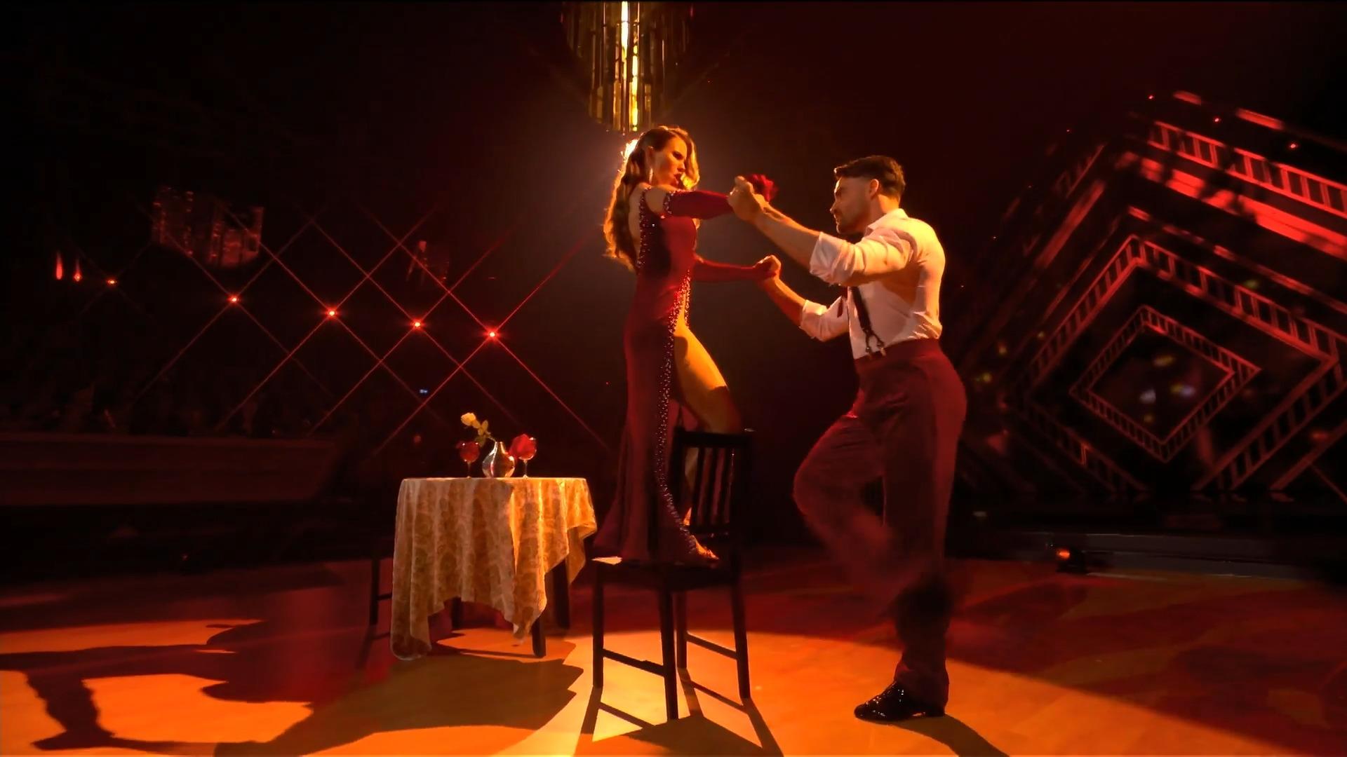 Stefano Zarrella mette in mostra il fuoco italiano in Tango Let's Dance 2024: Show 1
