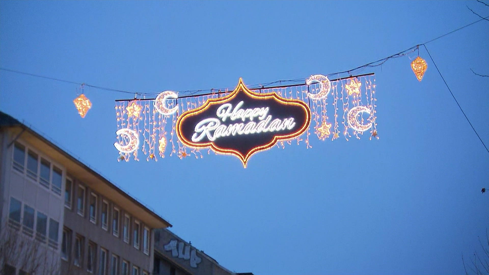 Hier leuchten jetzt die Ramadan-Lichter Aber das sorgt auch für Diskussionen